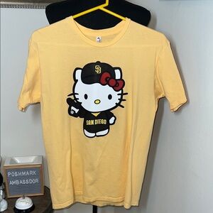 Hello Kitty San Diego Padres Yellow T-Shirt Sz.M
